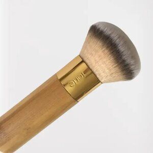 NIB ✅Tarte The Buffer Airbrush Finish Foundation Brush  ✨ BNIB